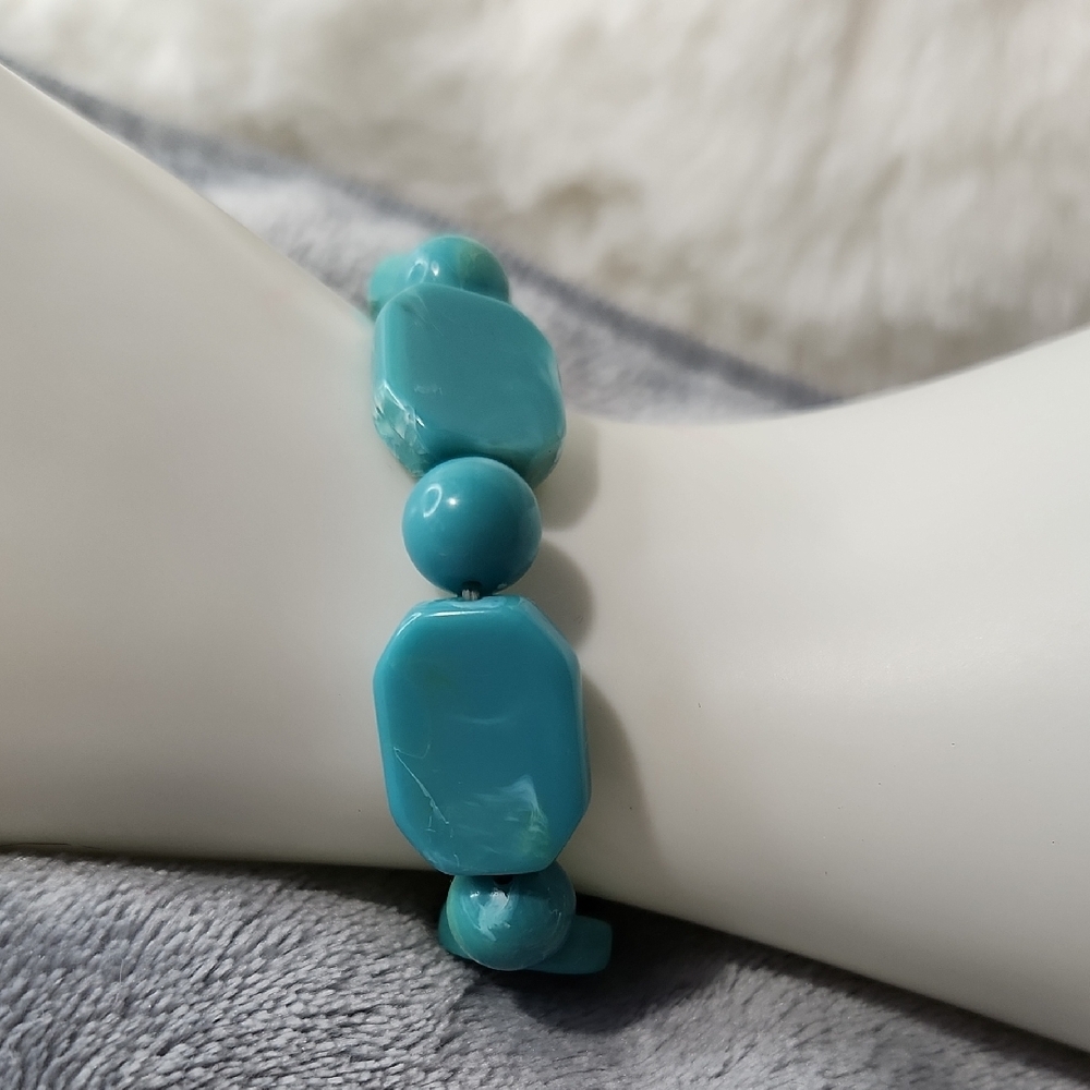 Chic Turquoise Beaded Bracelet
